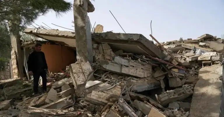 দক্ষিণ লেবাননের ইসরাইলি হামলা আক্রান্ত কফর হাত্তা